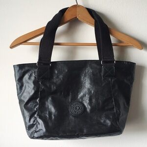 Kipling Jonesy tote in Black Lacquer